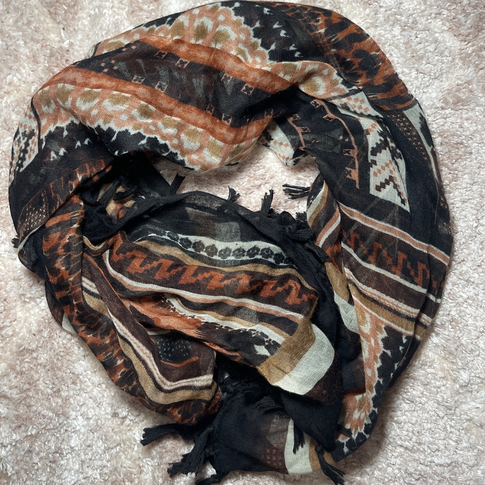Tribal Scarf, lightly worn, light fabric, beautiful design!